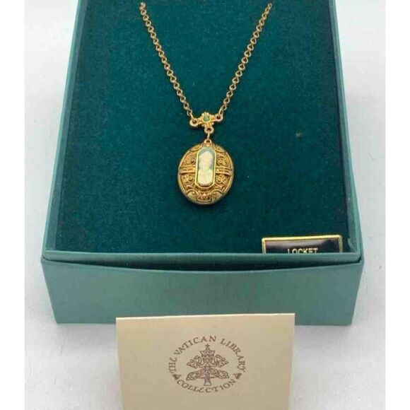 IOB The Vatican Library Collection Gold Tone St. Patrick Cameo Locket Necklace - Picture 8 of 9